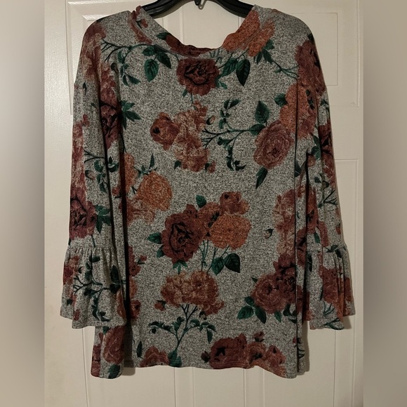 Maurices Women’s Knit Sweater with‎ Bell Sleeves Size Large - Picture 4 of 4